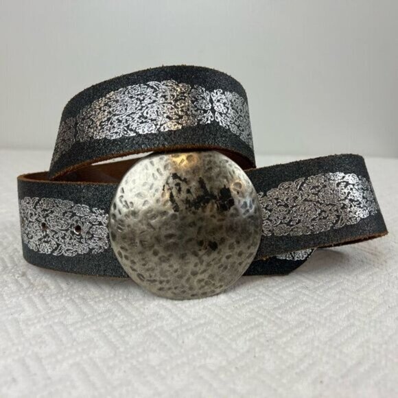 Vintage Oglivy Women’s Medium Silver Buckle Embellished Genuine Leather Belt - Picture 1 of 12